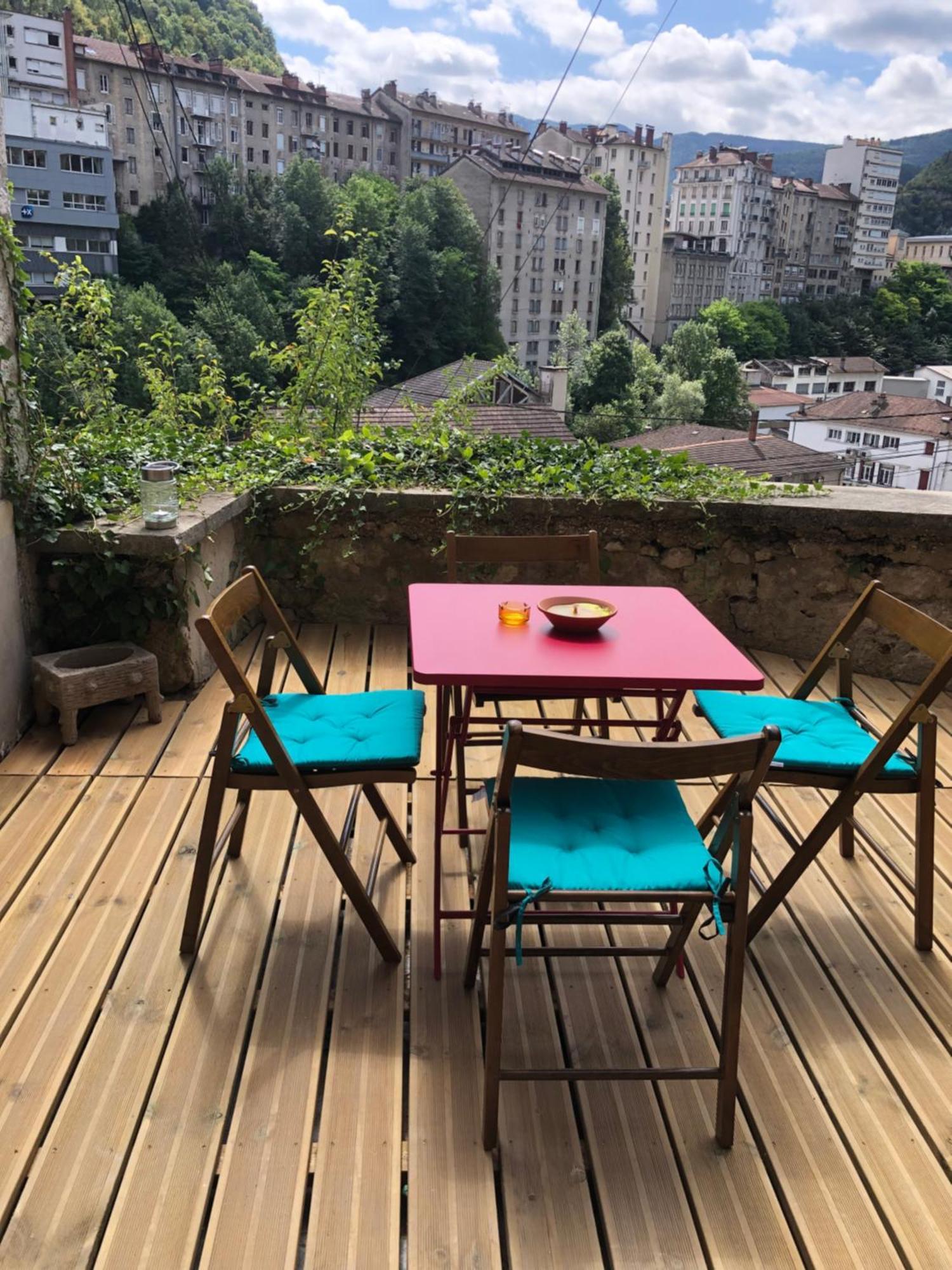 T2 Avec Terrasse Calme Et Ensoleillee Lejlighed Saint-Claude Eksteriør billede